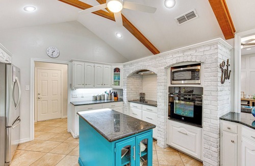 Smith County House | Idyllic Lakefront Retreat w/Dock & Boat House!