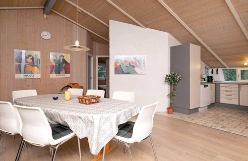 Blavand Strand House | Idyllic Retreat with Whirlpool-By Traum