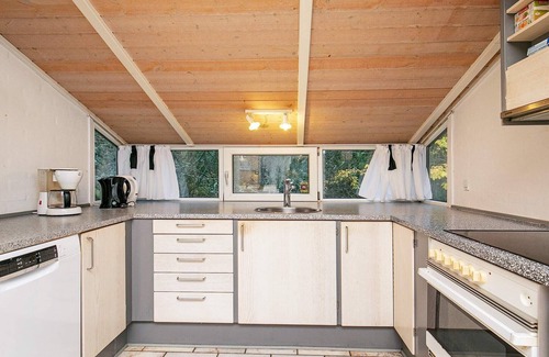 Blavand Strand House | Idyllic Retreat with Whirlpool-By Traum