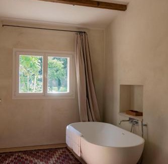 Le Thoronet Villa | Idyllic Riverside Provencal Farmhouse