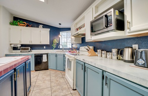 Monitor House | Idyllic Rock Island Home w/Columbia River Views