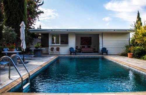 Geri Apartment | Idyllic studio with private pool