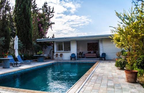 Geri Apartment | Idyllic studio with private pool
