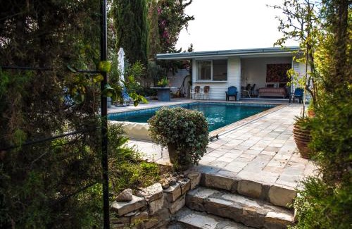 Geri Apartment | Idyllic studio with private pool