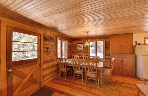 Twin Lakes Cabin | Idyllic Twin Lakes Escape w/Deck + Fire Pit!