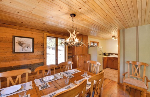 Twin Lakes Cabin | Idyllic Twin Lakes Escape w/Deck + Fire Pit!
