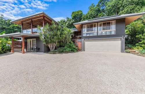 Mandalay House | Idyllic Whitsunday Holiday Home with amazing views