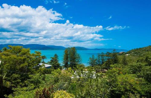 Mandalay House | Idyllic Whitsunday Holiday Home with amazing views