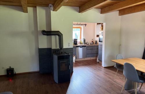 Kirchdorf am Inn Apartment | Idyllisches Häuschen am Teich - Nähe Geinberg