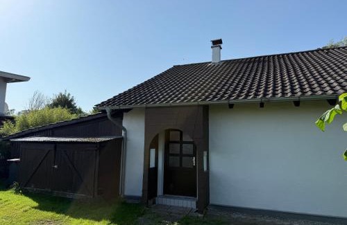 Kirchdorf am Inn Apartment | Idyllisches Häuschen am Teich - Nähe Geinberg
