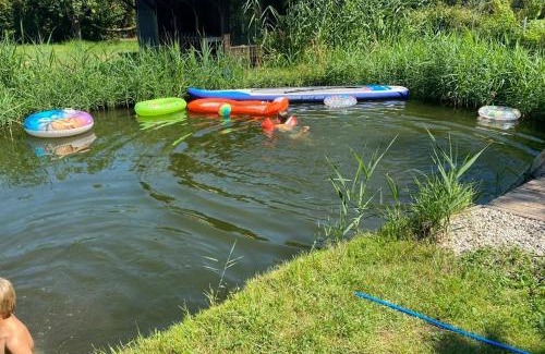 Kirchdorf am Inn Apartment | Idyllisches Häuschen am Teich - Nähe Geinberg