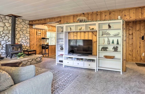 Pine Cove Cabin | Idyllwild-Pine Cove Cabin w/ Expansive Deck!