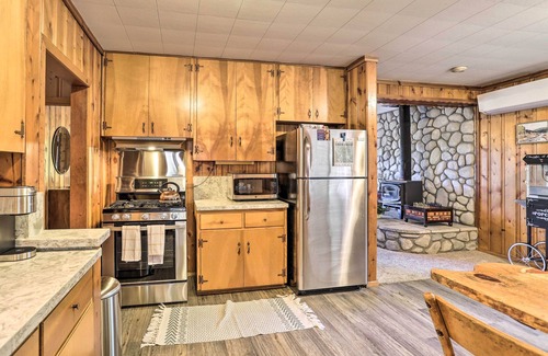 Pine Cove Cabin | Idyllwild-Pine Cove Cabin w/ Expansive Deck!