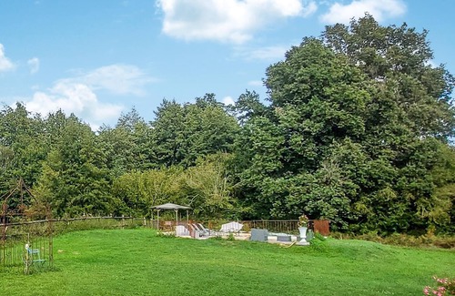 Ecommoy House | If you dream of a vacation in historic walls, you should take a closer look at this vacation home.