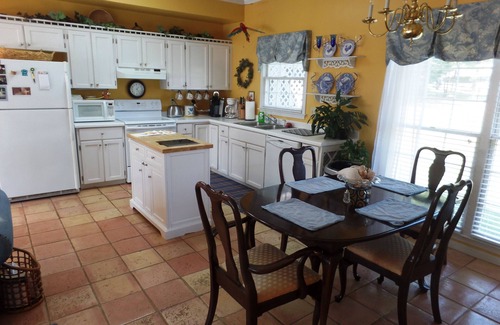 Maryville Cottage | If You Want Much More Than a Hotel Room in Maryville, Tn