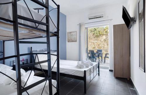 Pidima Kyras Apartment | Iguana studio 9