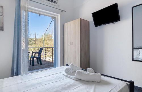 Pidima Kyras Apartment | Iguana studio 9