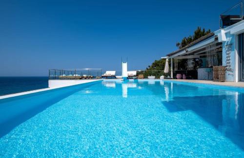 Gialiskari Villa | Ikaria Beachfront Villa 7 Bedrooms Villa Indigo Blue Haven Infinity Pool With Stunning Aegian Sea Views Gialiskari
