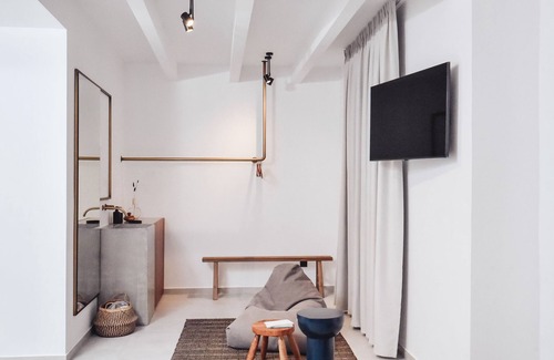 Malevizi House | Ikaros Suites
