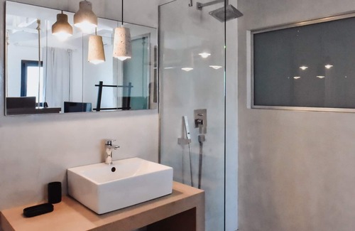 Malevizi House | Ikaros Suites