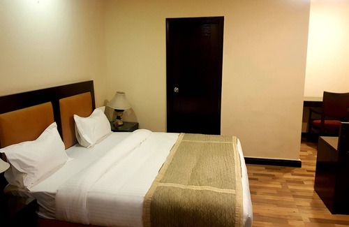 Safdarjung Enclave Hotel | Ikhaya Hotels