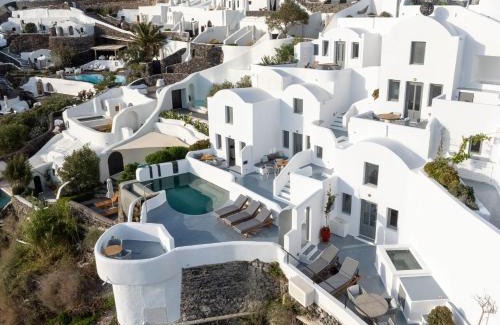 Oia Hotel | IKIES Santorini