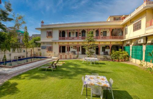 Paschim Vihar House | Ikshana Boutique