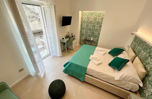 Vietri sul Mare House | Il balcone sul corso