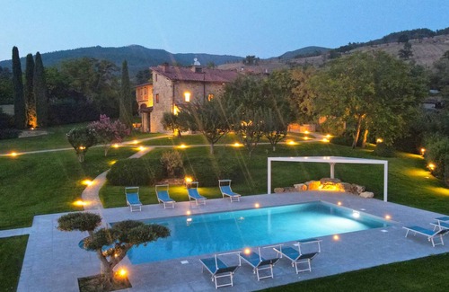 Bibbiena House | "IL GELSO by Fewo-Toskana" Tuscany, vacation villa with private pool, 12 bedrooms.