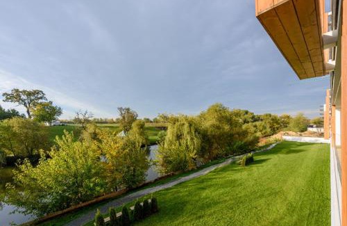 Pipera Apartment | Il Lago - Turquoise - Cozy Luxurious Smart Home By The Lake