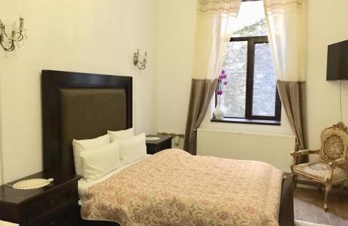 Busteni House | IL Piccolo Castello Busteni