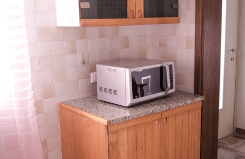 Cavaion Veronese Apartment | Il Pigno - large apartment with garden, a few km from Lake Garda