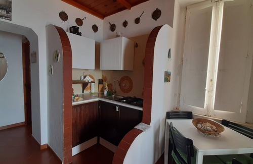 Marina del Cantone Apartment | Il Terrazzino sul Mare - holiday home ON THE BEACH in Sorrento/Amalfi Coast.