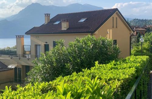 Fiumelatte Apartment | Il terrazzo sul Lago