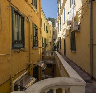 Historical Downtown Salerno House | "Il Turista" Holiday Home