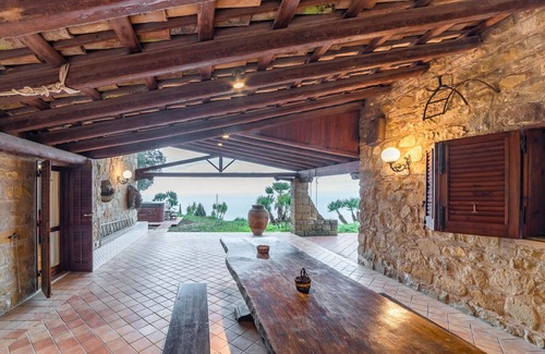 Reitano Villa | Il Vecchio Palmento by Rentbeat