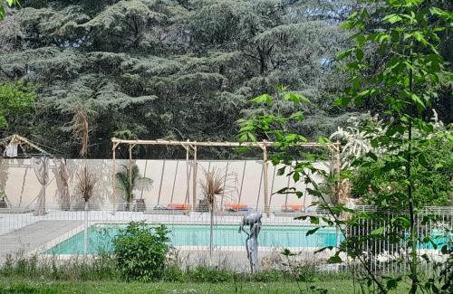 Graulhet House | Ile des Plaisirs, Chambres d'Hôtes Naturistes avec Petit-Déjeuner Tropical Inclus