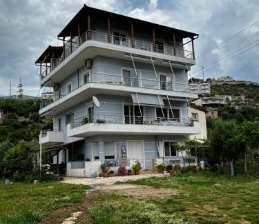 Himare Apartment | Ilias family rooms