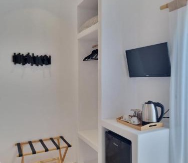 Ios Town Apartment | Ilias Place