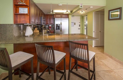 Waikiki Condo | Ilikai 1102 Ocean/Sunset/Marina Views King Bed, Sofa Bed
