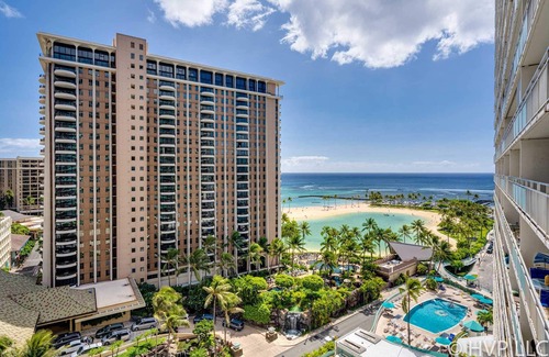 Waikiki Condo | Ilikai 1212 Ocean/Lagoon/King Bed, Sofa Bed