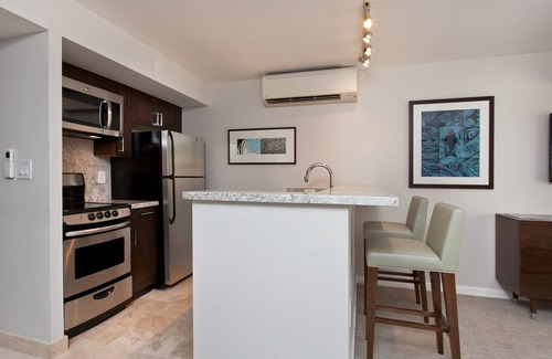 Waikiki Condo | Ilikai Hotel & Luxury Suites JRCV-2: Luxury Studio w/City Views