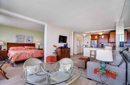 Waikiki Condo | Ilikai Marina 1792 Ocean/Sunset/Fireworks Views King Bed, Sofa Bed