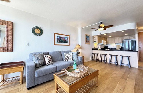 Waikiki Condo | Ilikai Marina 1BR Condo: Ocean View Haven