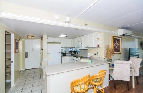 Waikiki Apartment | Ilikai Tower 2109 City View 2BR