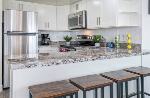 Waikiki Condo | Ilima Suite at The Ilikai | Short Stroll to Beach!