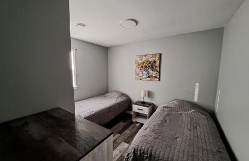 Streator House | Illini Hideaway