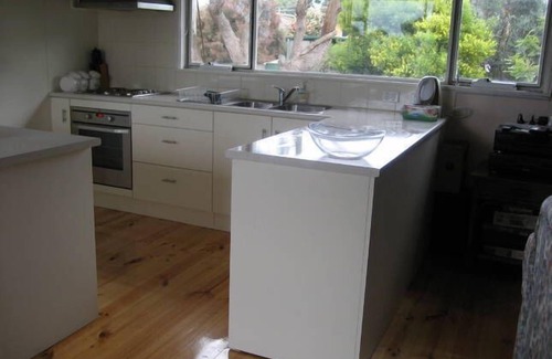 Inverloch House | Illuka - centrally located with water glimpes