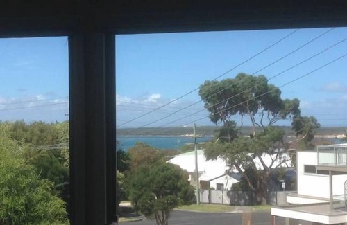 Inverloch House | Illuka - centrally located with water glimpes