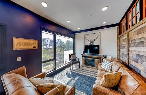 Edgehill Apartment | Illume 305